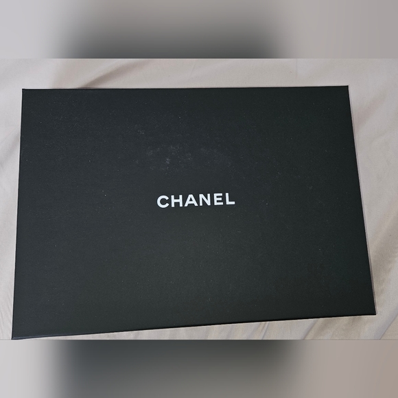 Chanel 24C Medium Clutch Case w/Pouch - Picture 8 of 9